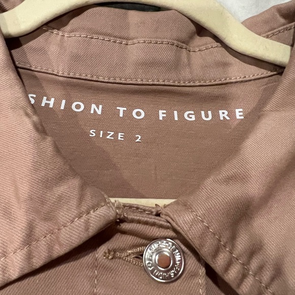 ***NWT*** Cropped Puff Sleeve Denim Jacket 💟 - Picture 3 of 6